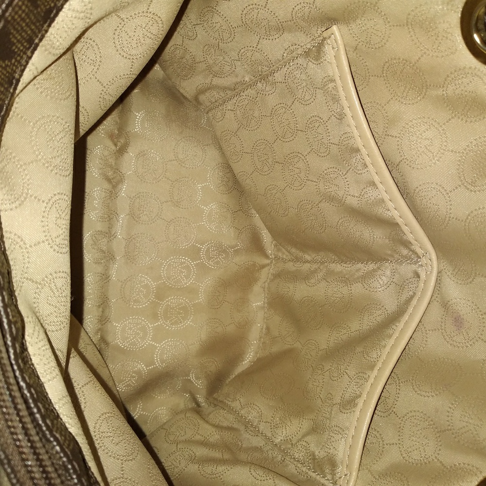 Michael Kors Signature Tote - Picture 4 of 6